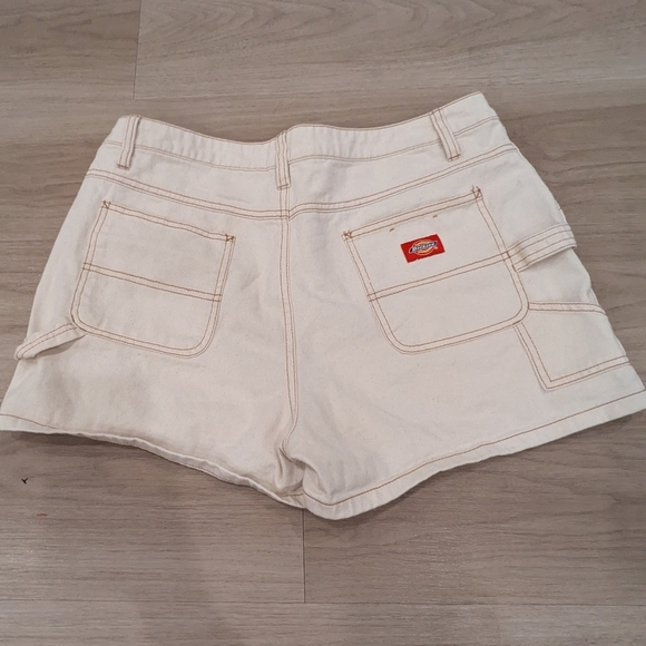 Dickies Cream Shorts -Size 13/31 - Picture 7 of 7